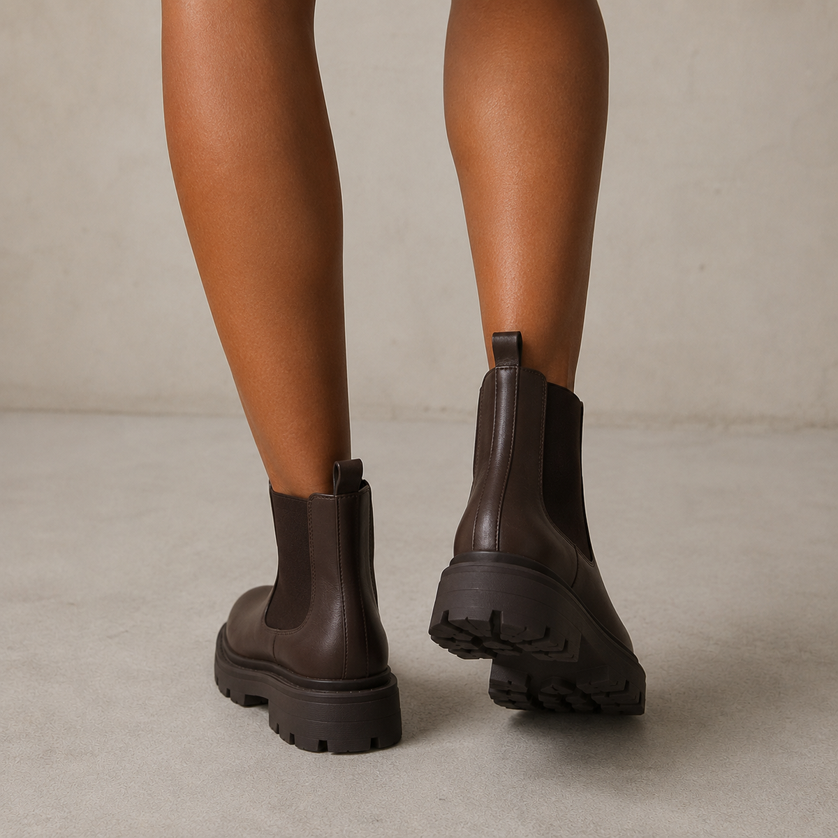 VIVIENNE | Chelsea Boots